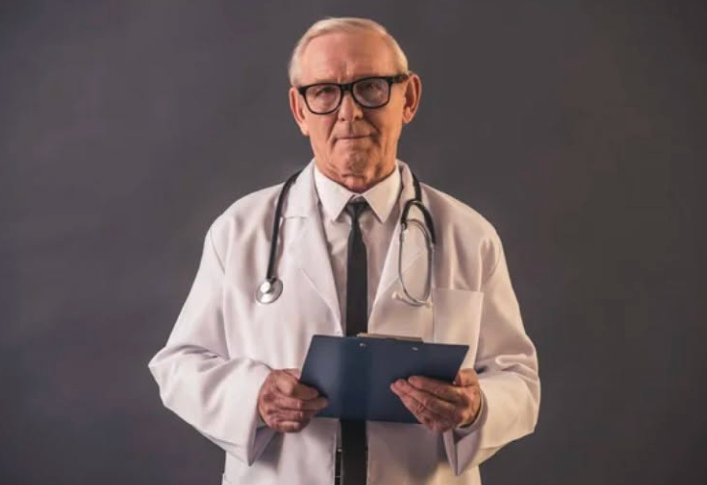 Portrait of Dr. Alex L'Arowe, cardiologist.